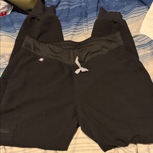 Black FIGS Jogger Scrub Pants